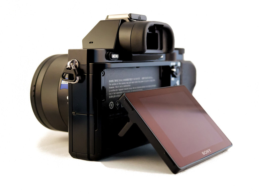 Sony A7: Compact Full Frame Excellence Unveiled
